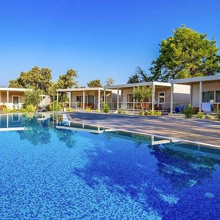 Mobile Home Mediteran Superior By The Pool In Caravan Park Strasko, Novalja Exterior photo