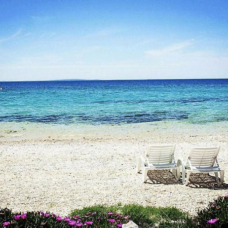 Mobile Home Mediteran Superior By The Pool In Caravan Park Strasko, Novalja Exterior photo