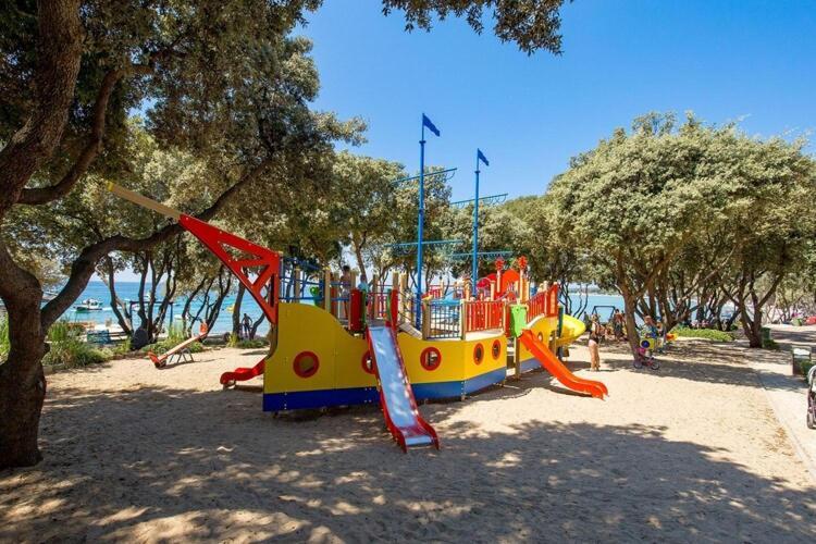 Mobile Home Mediteran Superior By The Pool In Caravan Park Strasko, Novalja Exterior photo