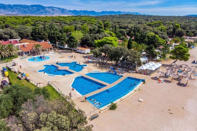 Mobile Home Mediteran Superior By The Pool In Caravan Park Strasko, Novalja Exterior photo