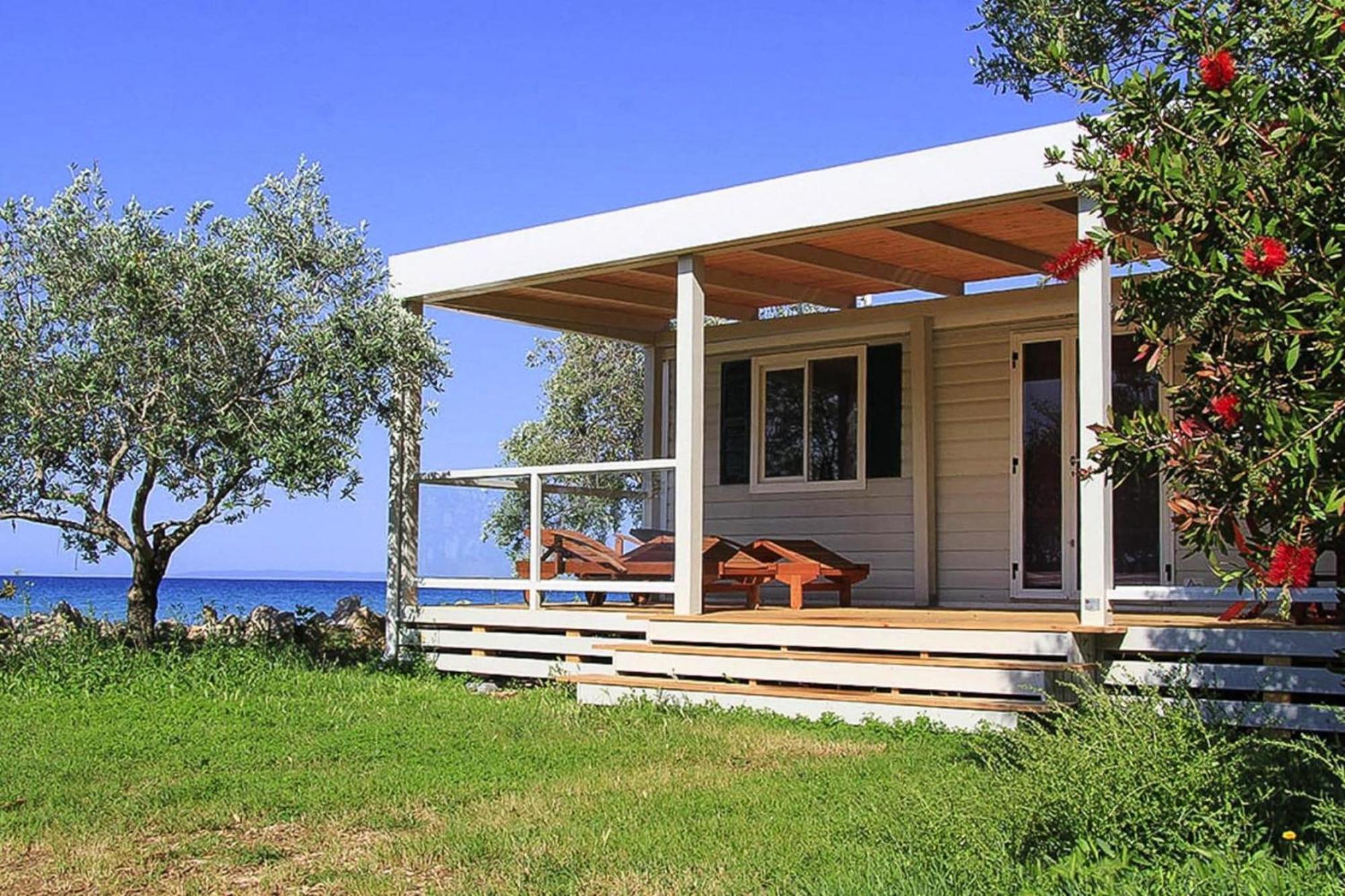 Mobile Home Mediteran Superior By The Pool In Caravan Park Strasko, Novalja Exterior photo